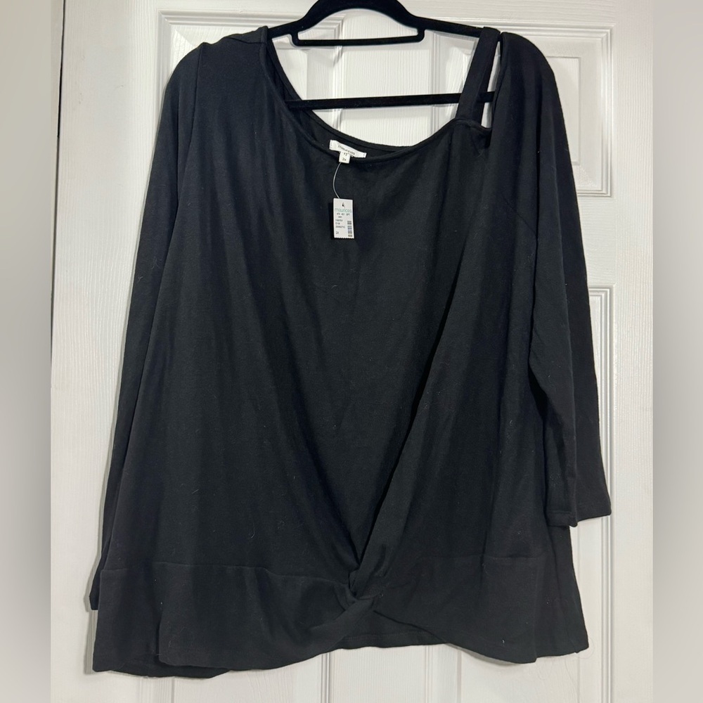 Maurices Black Twist Front Asymmetrical Top 2X NWT Plus Size